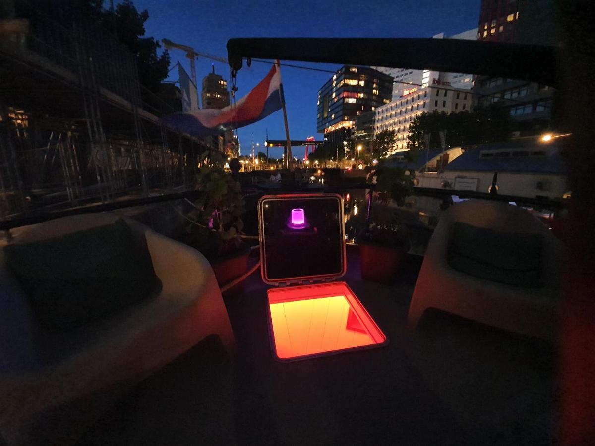 Hotel De Coaster & Aquarium Ponton Rotterdam Exteriér fotografie