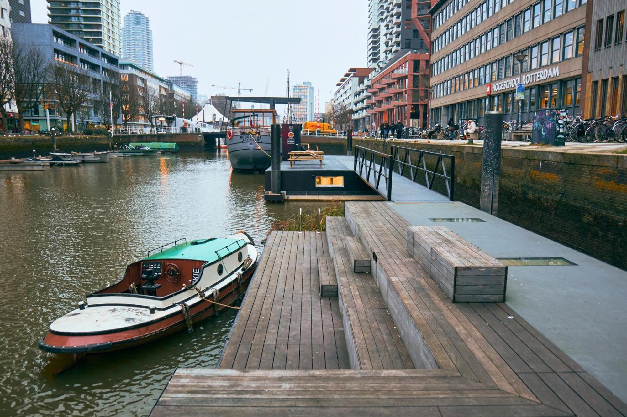 Hotel De Coaster & Aquarium Ponton Rotterdam Exteriér fotografie